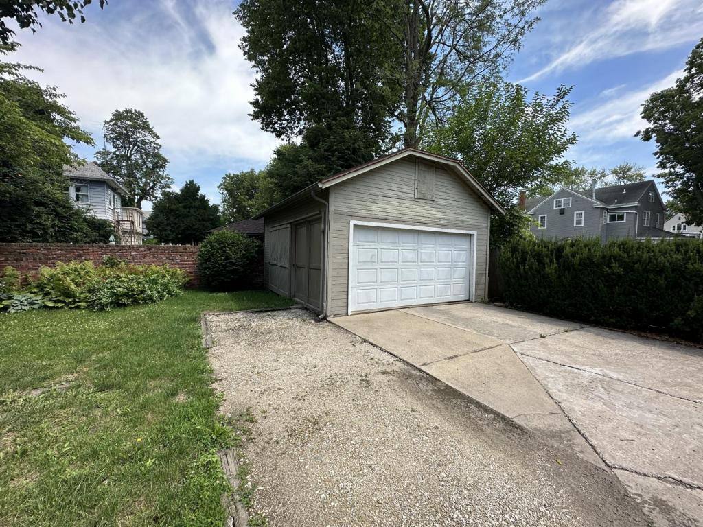 House for rent at 431 N Cherry St, Galesburg, IL 61401