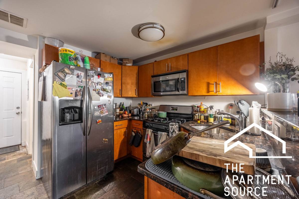 Apartment for rent at 3023 N Oakley #GE, Chicago, IL 60618