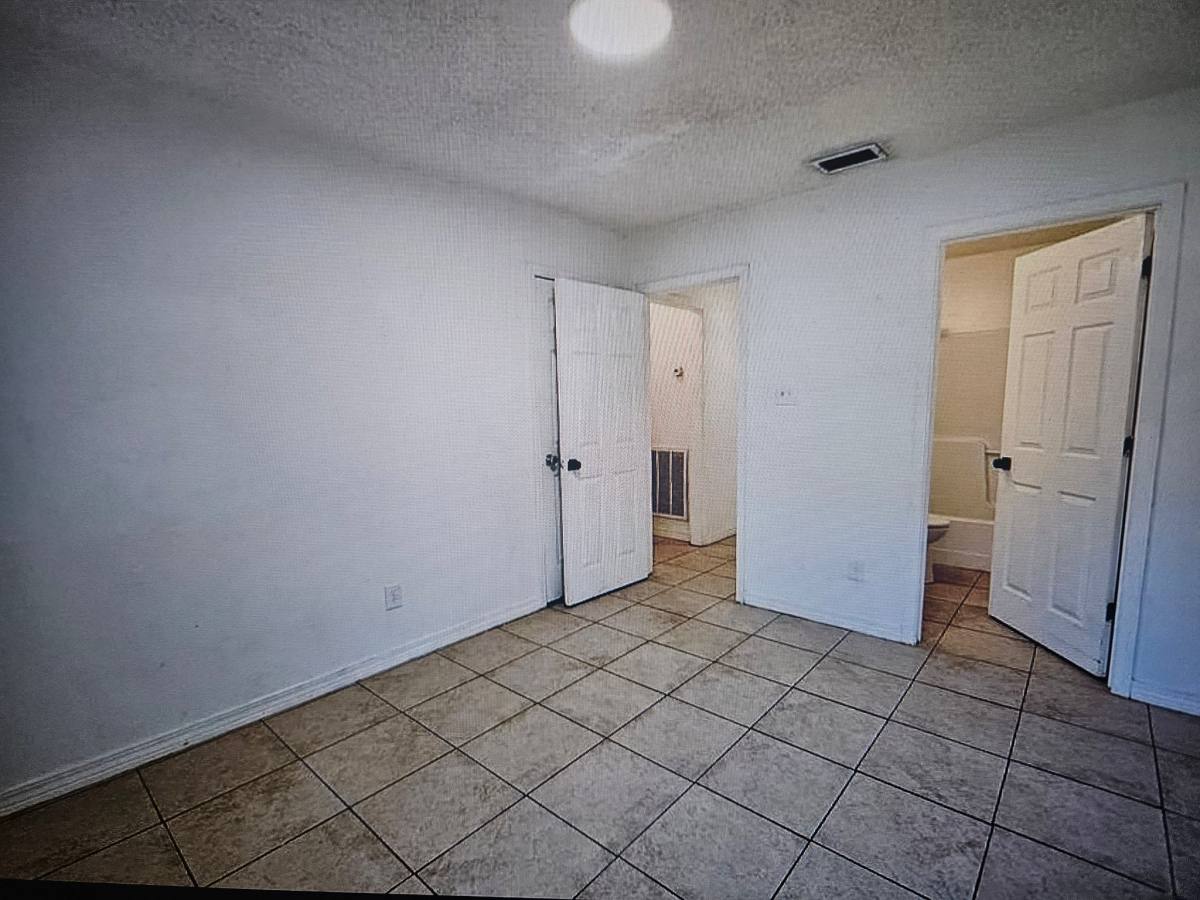 House for rent at 1204 Seneca St, Mobile, AL 36605