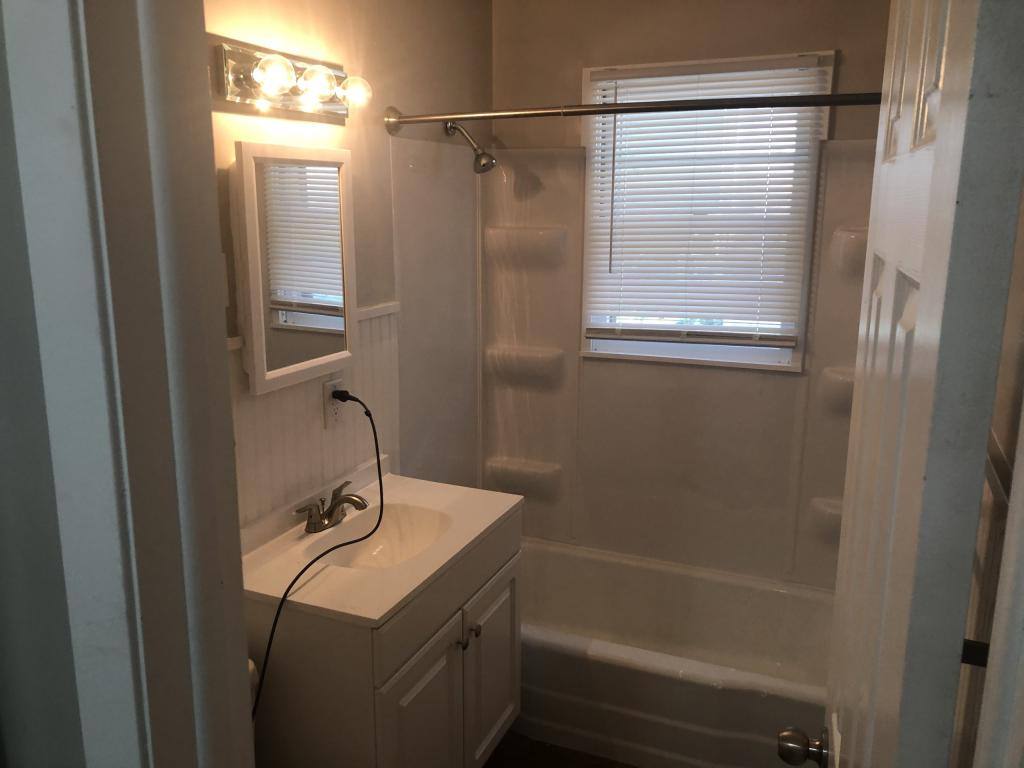 House for rent at 228 N 30th St, Lincoln, NE 68503