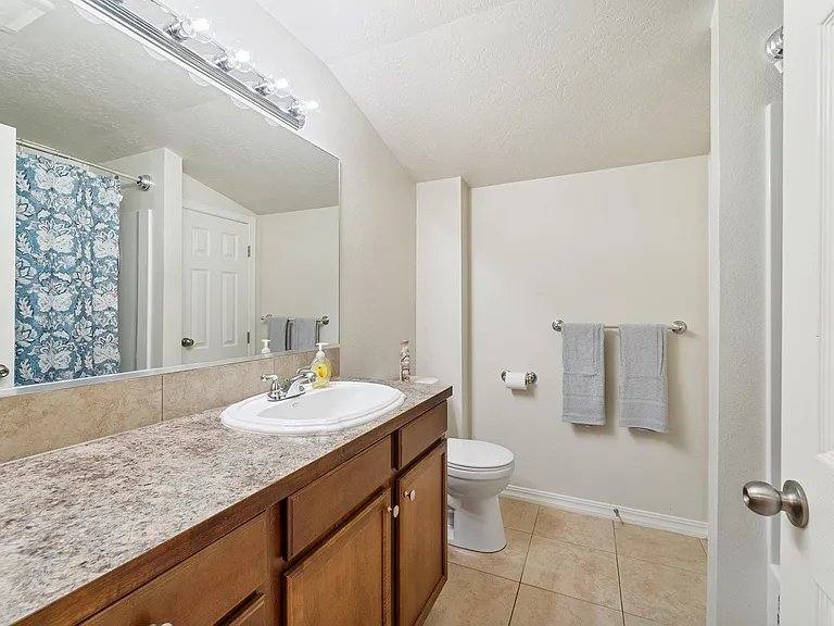 House for rent at 801 S Everett St, Kennewick, WA 99336