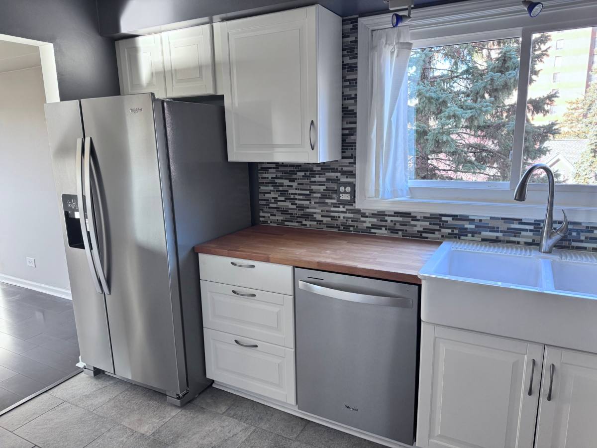Condo for rent at 121 S Vail Ave, Arlington Heights, IL 60005