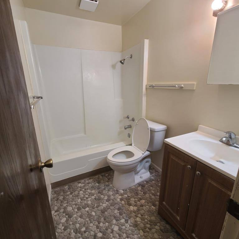 House for rent at 705 Lake Ave, Kendallville, IN 46755