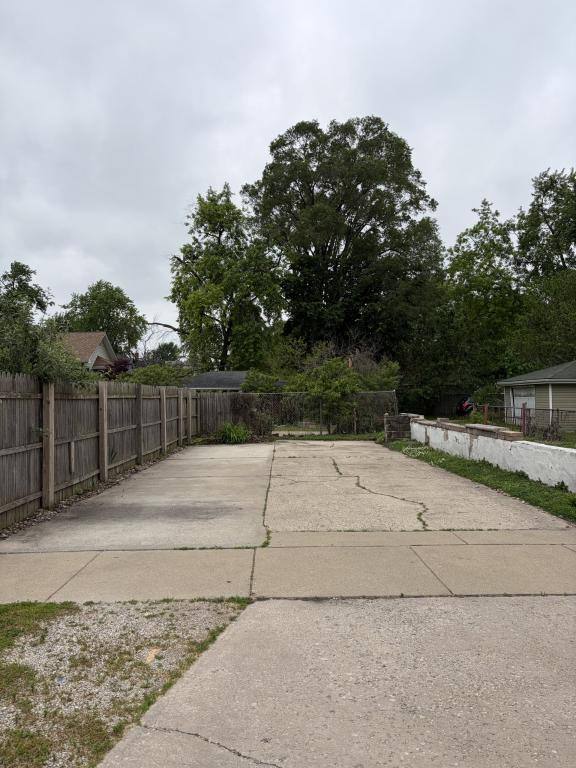 Apartment for rent at 729 Meeker Ave, Joliet, IL 60432