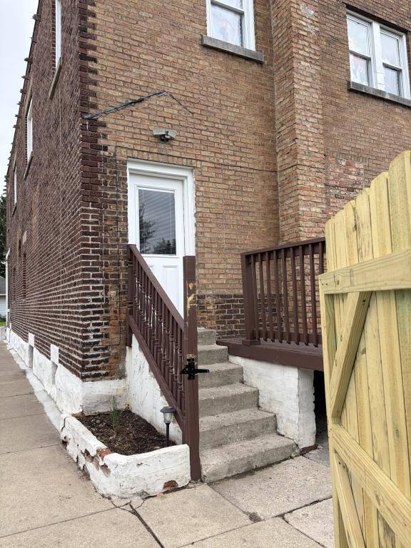 Apartment for rent at 729 Meeker Ave, Joliet, IL 60432