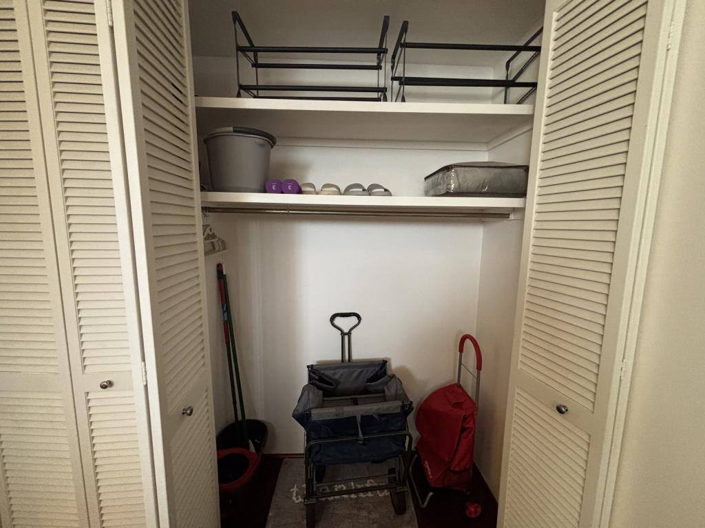House for rent at 469 Ena Rd #2104, Honolulu, HI 96815