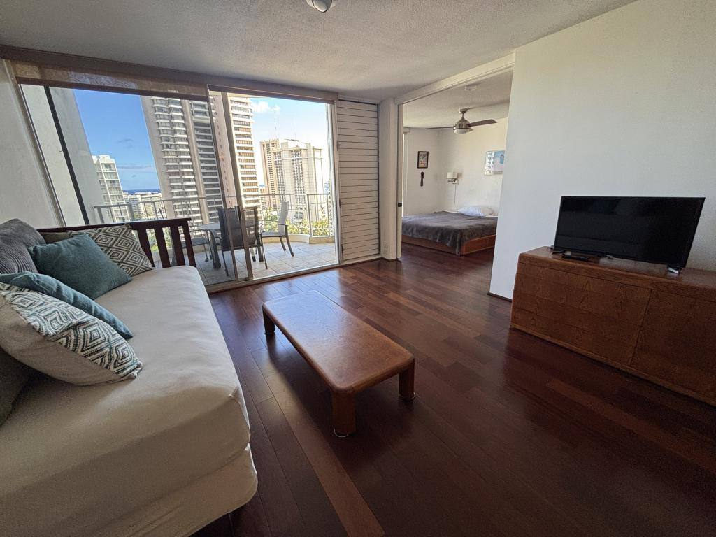 House for rent at 469 Ena Rd #2104, Honolulu, HI 96815