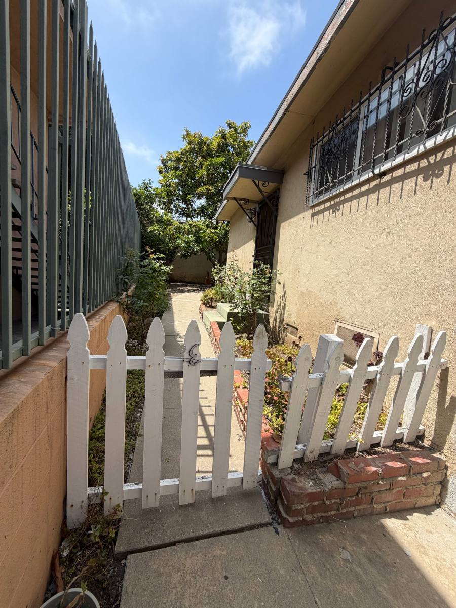 Apartment for rent at 824 Glenway Dr #3, Inglewood, CA 90302
