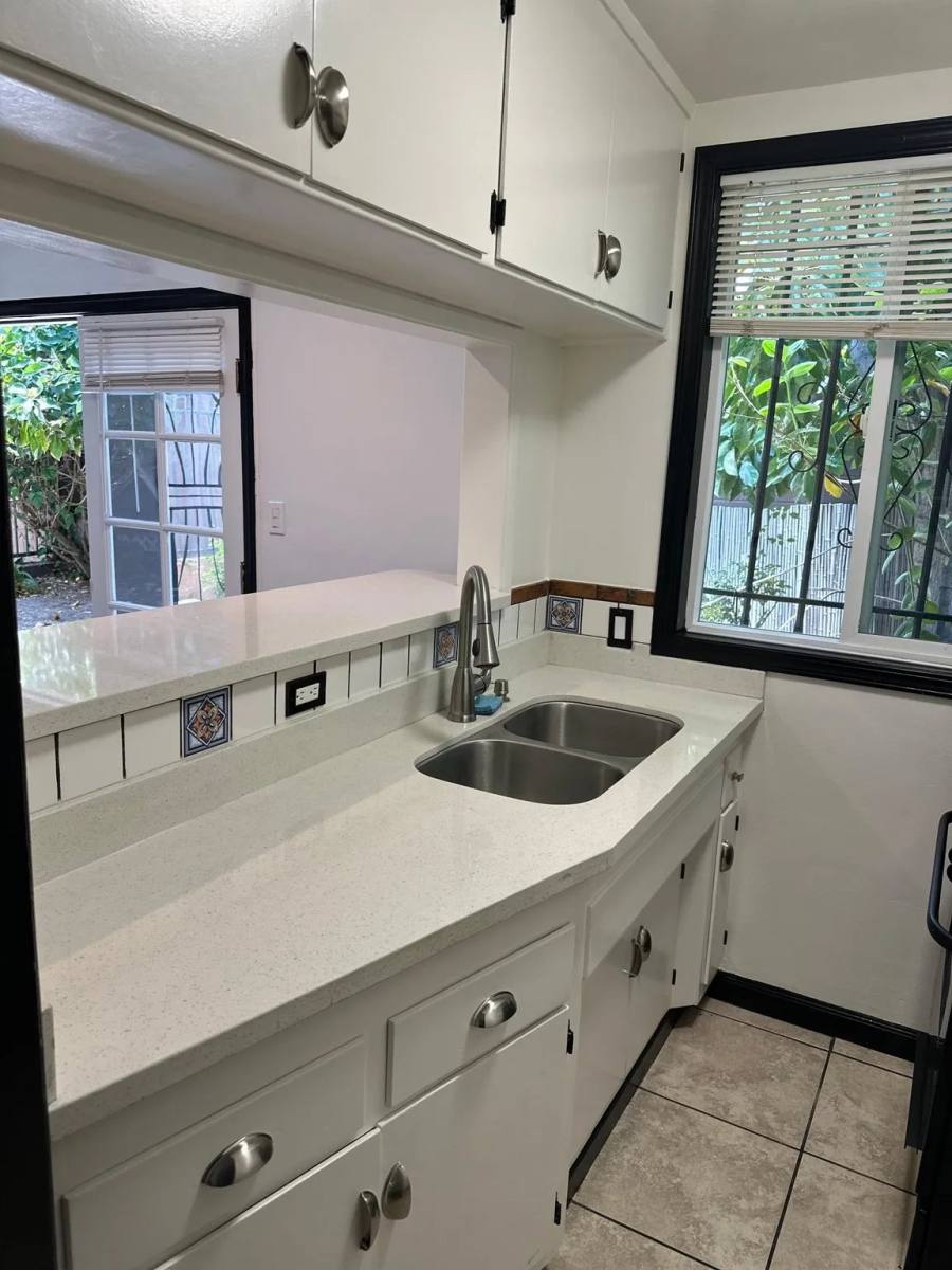 Apartment for rent at 824 Glenway Dr #3, Inglewood, CA 90302