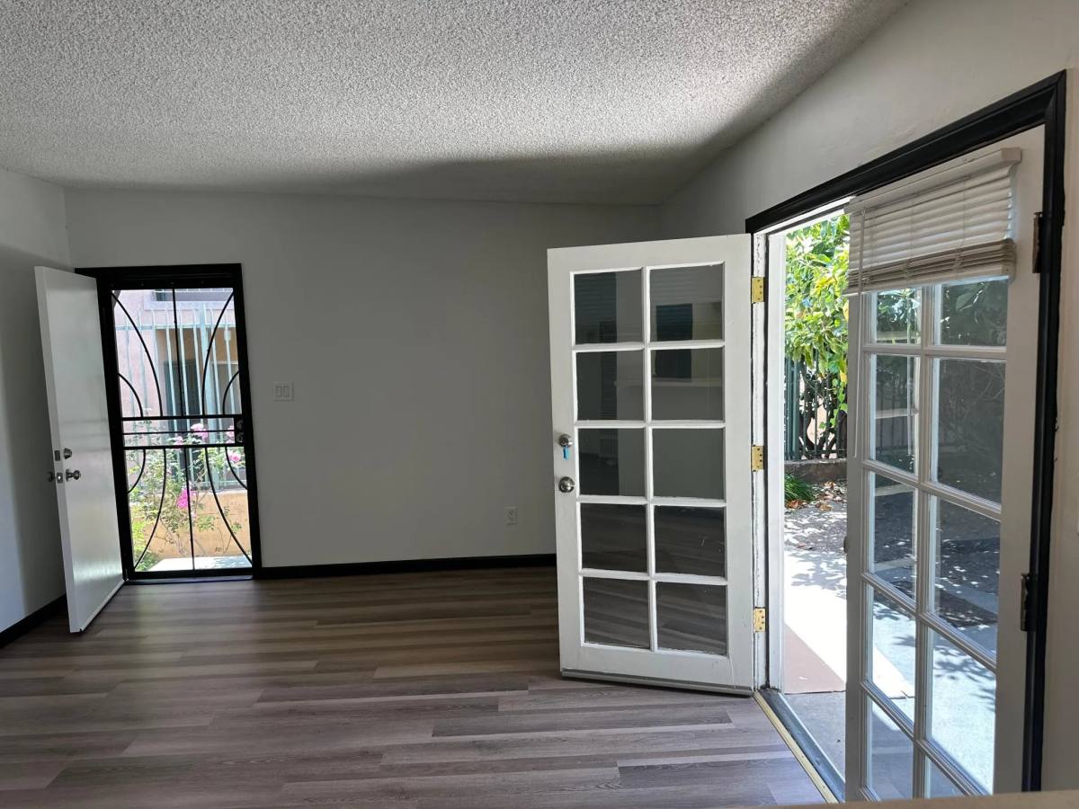 Apartment for rent at 824 Glenway Dr #3, Inglewood, CA 90302