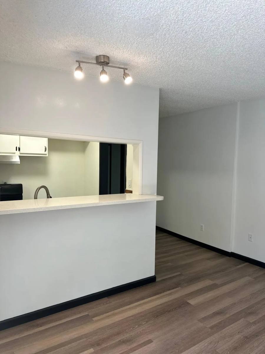 Apartment for rent at 824 Glenway Dr #3, Inglewood, CA 90302