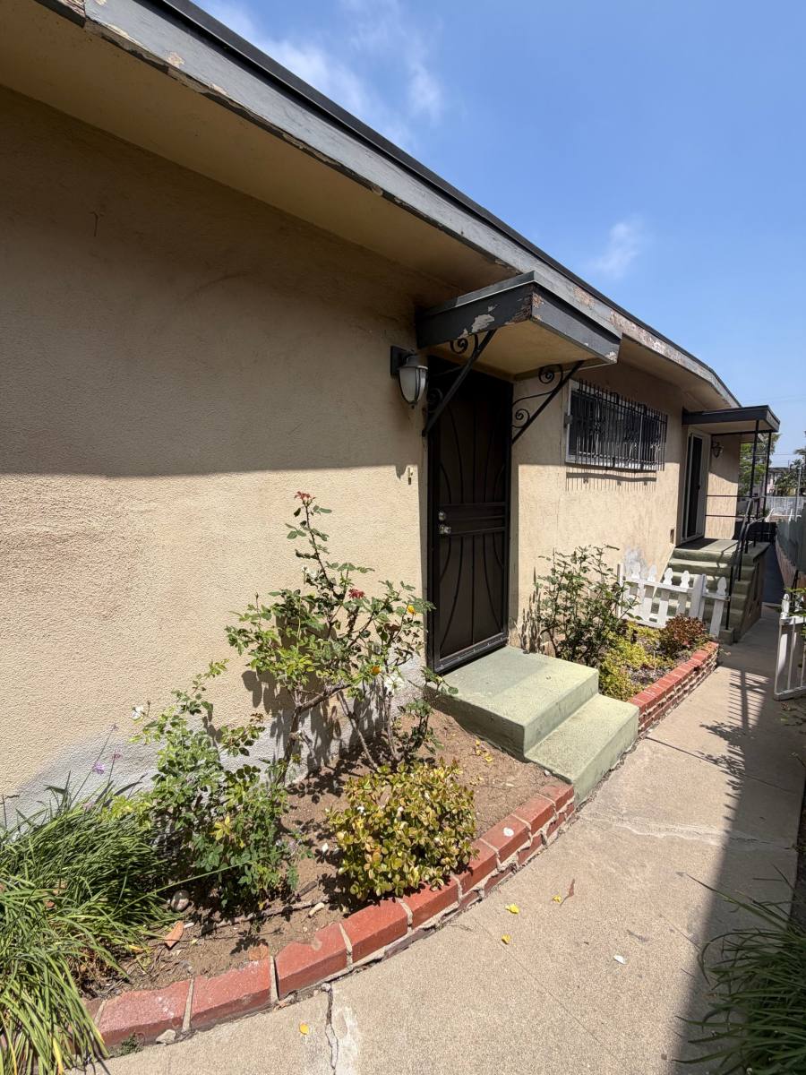 Apartment for rent at 824 Glenway Dr #3, Inglewood, CA 90302