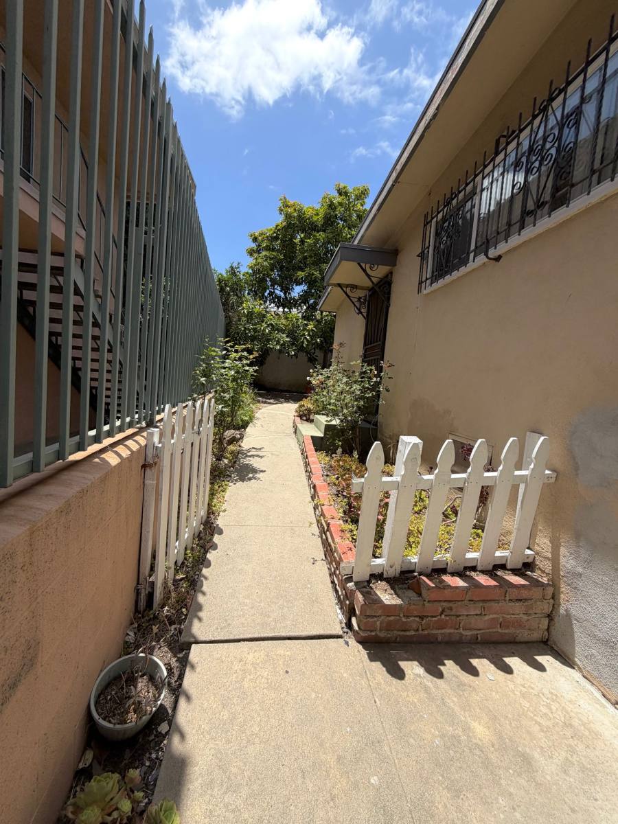 Apartment for rent at 824 Glenway Dr #3, Inglewood, CA 90302