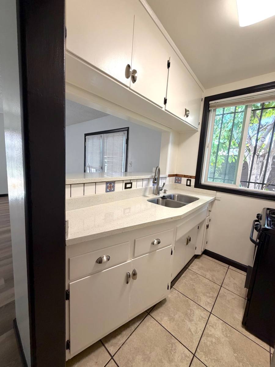 Apartment for rent at 824 Glenway Dr #3, Inglewood, CA 90302
