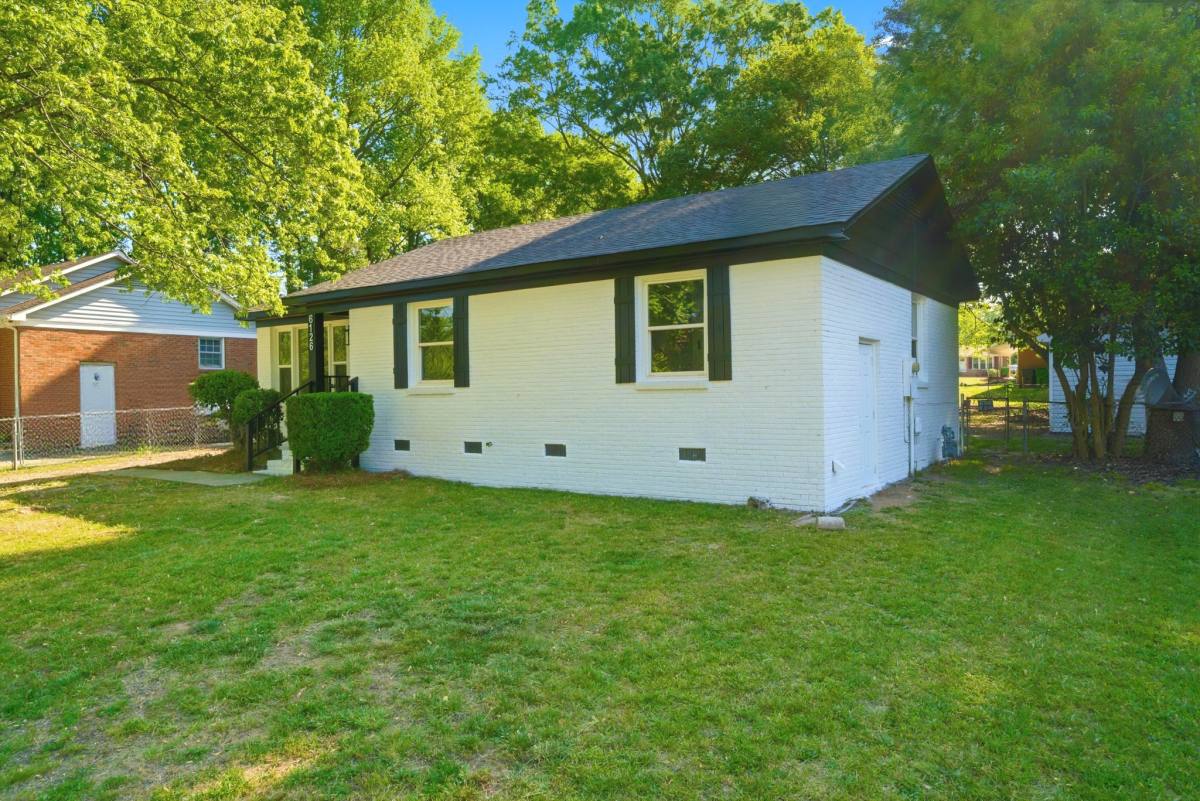 House for rent at 6126 Amberly Lane, Charlotte, NC 28213