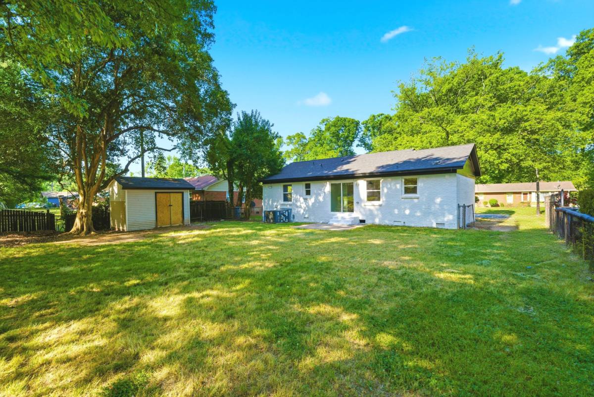 House for rent at 6126 Amberly Lane, Charlotte, NC 28213