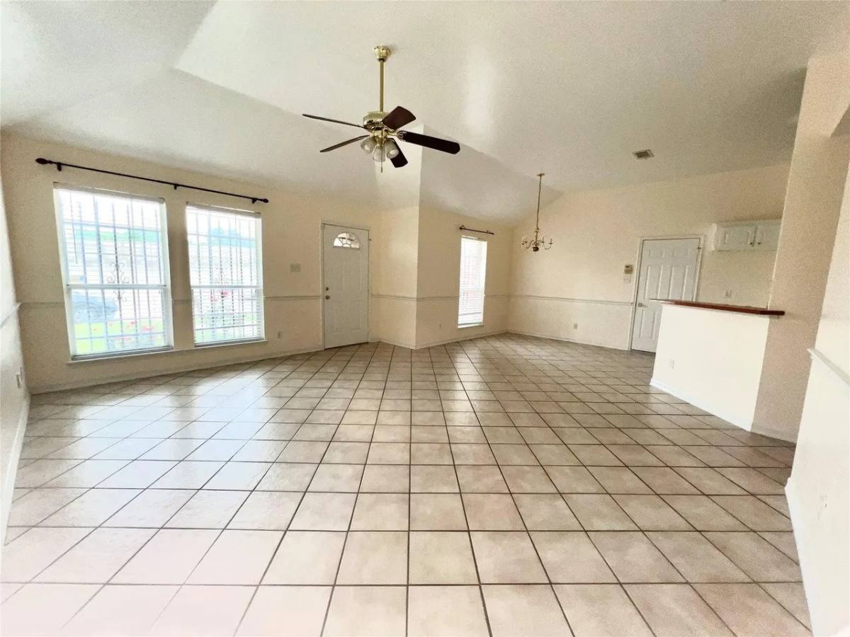 House for rent at 1408 California Parkway N, Fort Worth, TX 76115