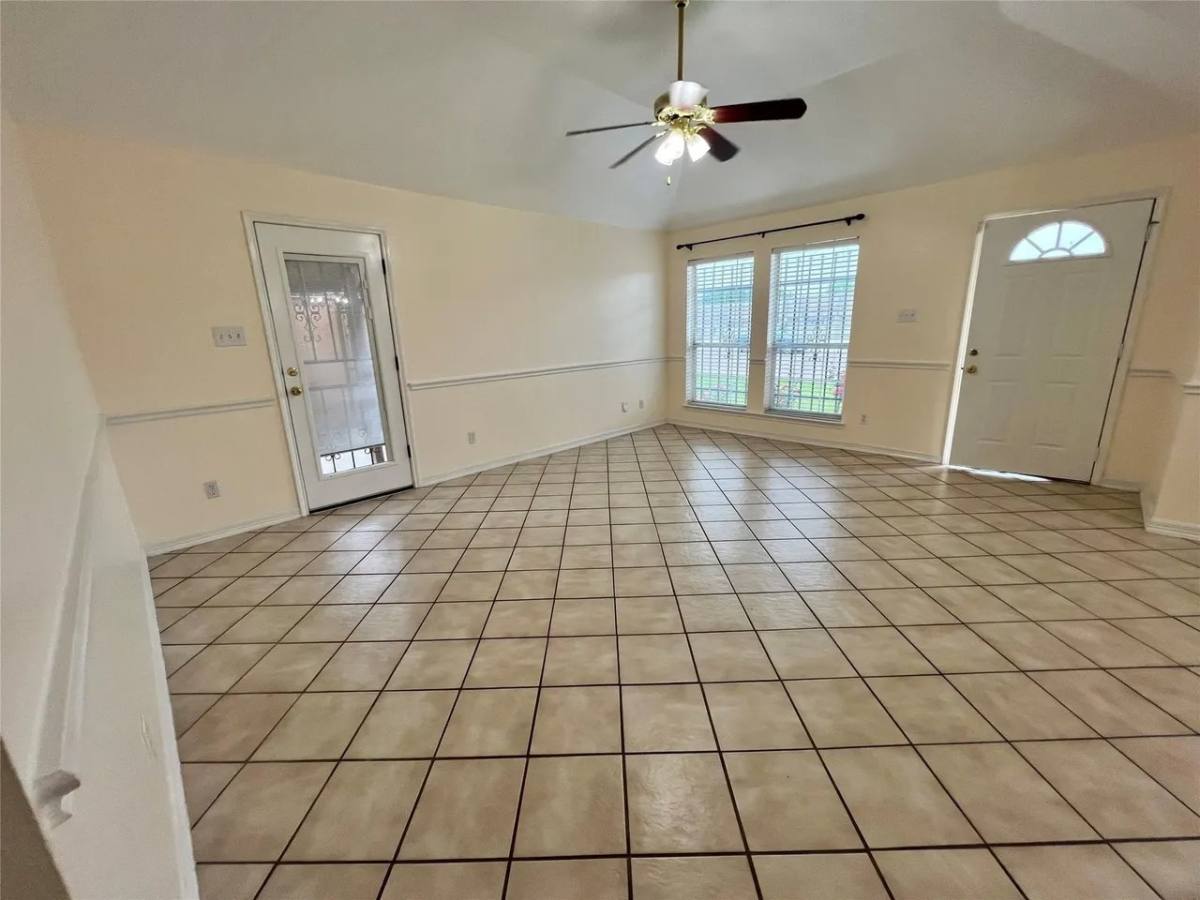 House for rent at 1408 California Parkway N, Fort Worth, TX 76115