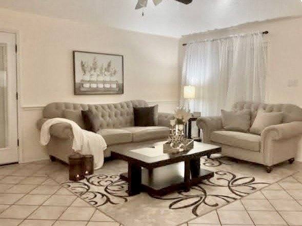 House for rent at 1408 California Parkway N, Fort Worth, TX 76115