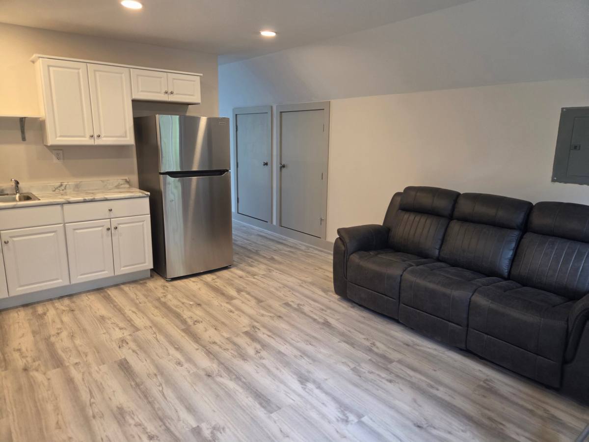 House for rent at 1 Waterman Rd, Vassar, MI 48768