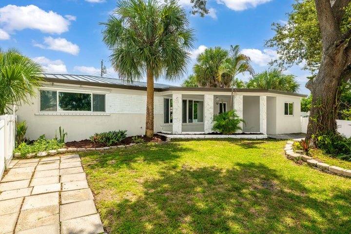 House for rent at 2298 NE 4th Ave, Boca Raton, FL 33431