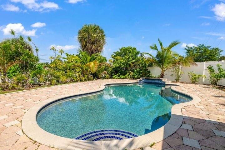 House for rent at 2298 NE 4th Ave, Boca Raton, FL 33431