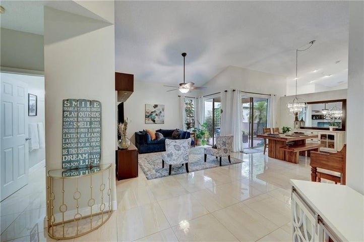 House for rent at 8171 Hampton Wood Dr, Boca Raton, FL 33433