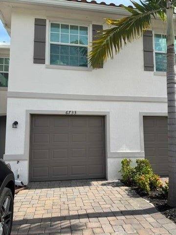 Townhouse for rent at 6733 Broadwater Lane, Lake Worth, FL 33467