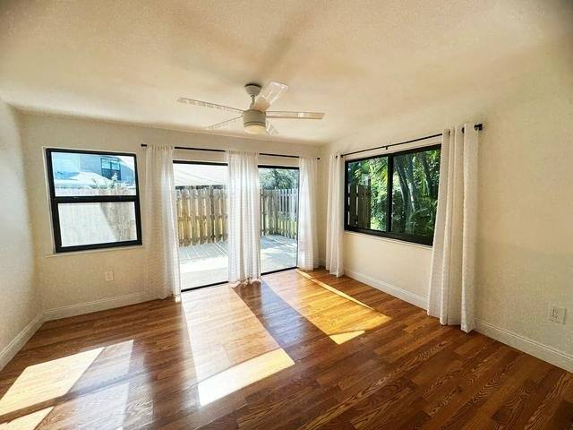 Townhouse for rent at 321 Sandtree Dr, West Palm Beach, FL 33403