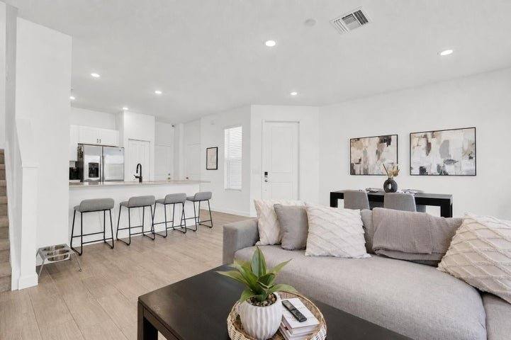 Townhouse for rent at 4246 Lagoon Shore Dr, Lake Worth, FL 33467