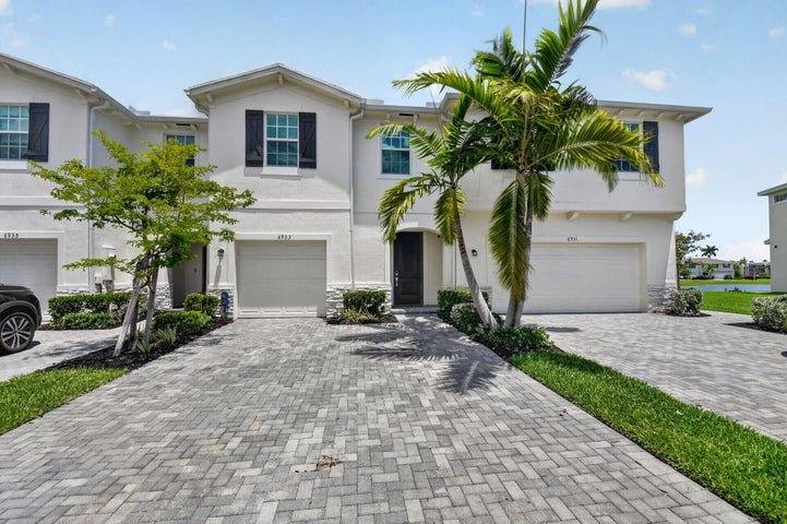 Townhouse for rent at 6933 N Harbours Edge Ave, Lake Worth, FL 33467