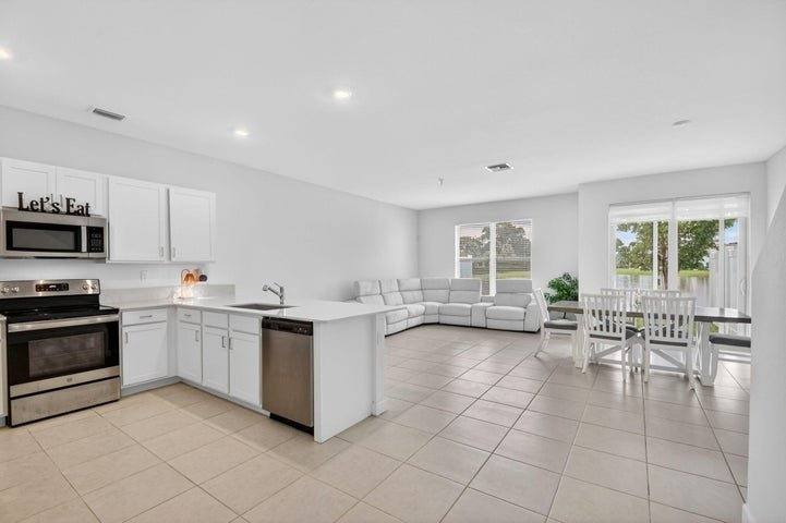 Townhouse for rent at 6933 N Harbours Edge Ave, Lake Worth, FL 33467