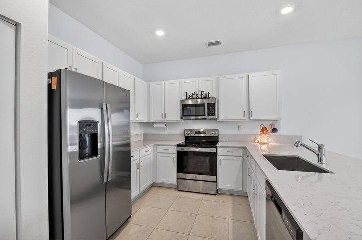 Townhouse for rent at 6933 N Harbours Edge Ave, Lake Worth, FL 33467