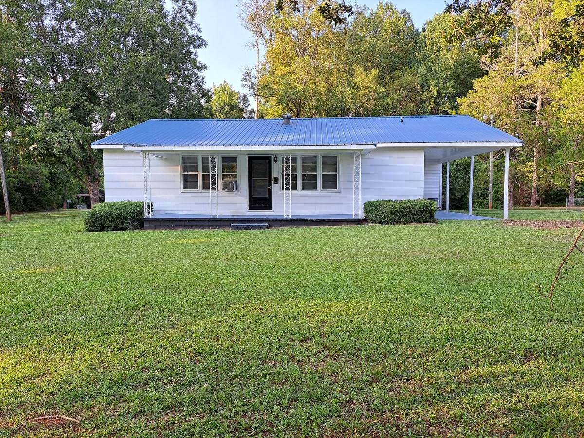 House for rent at 136 Dowtin St, Warrenton, NC 27589