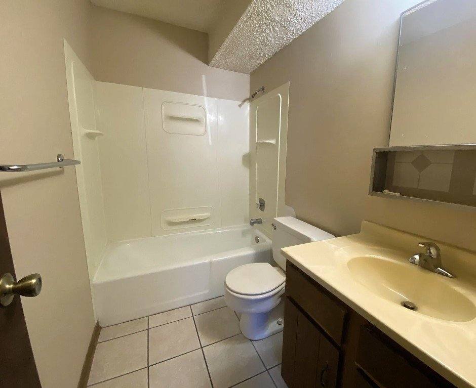 Apartment for rent at 1228 E St #10, Lincoln, NE 68508