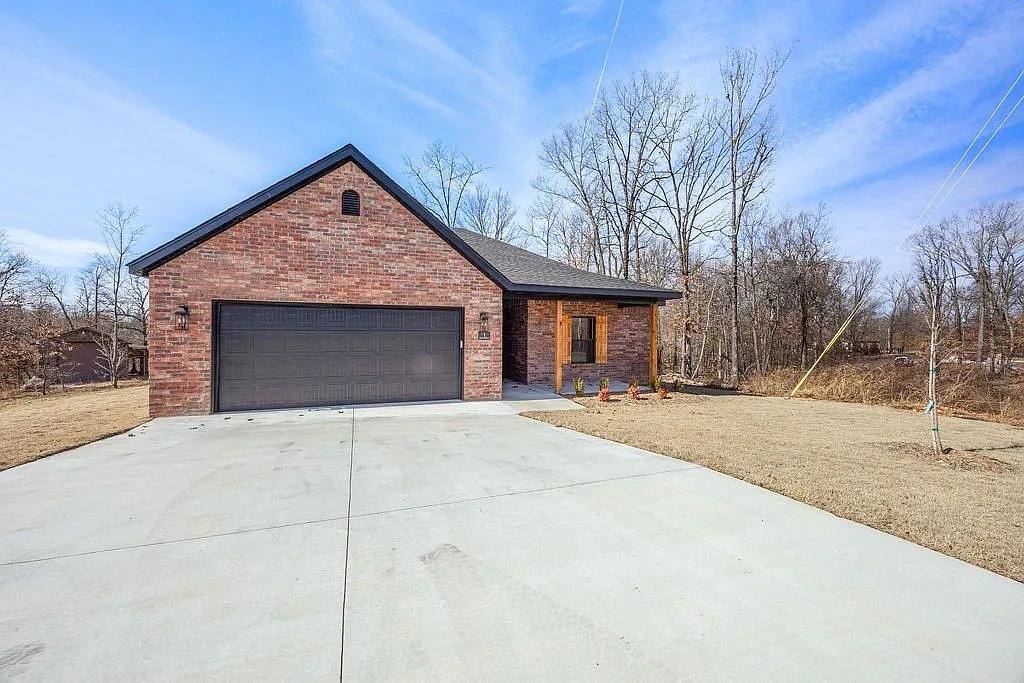 House for rent at 1 Boswell Dr, Bella Vista, AR 72715
