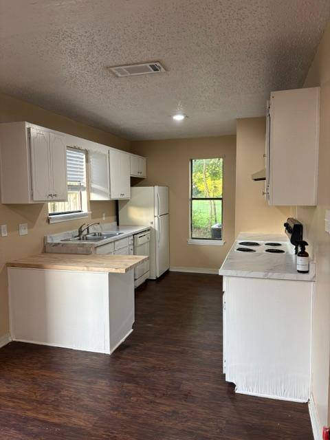 Apartment for rent at 1910 Meadowgreen Dr #1910A, Kilgore, TX 75662