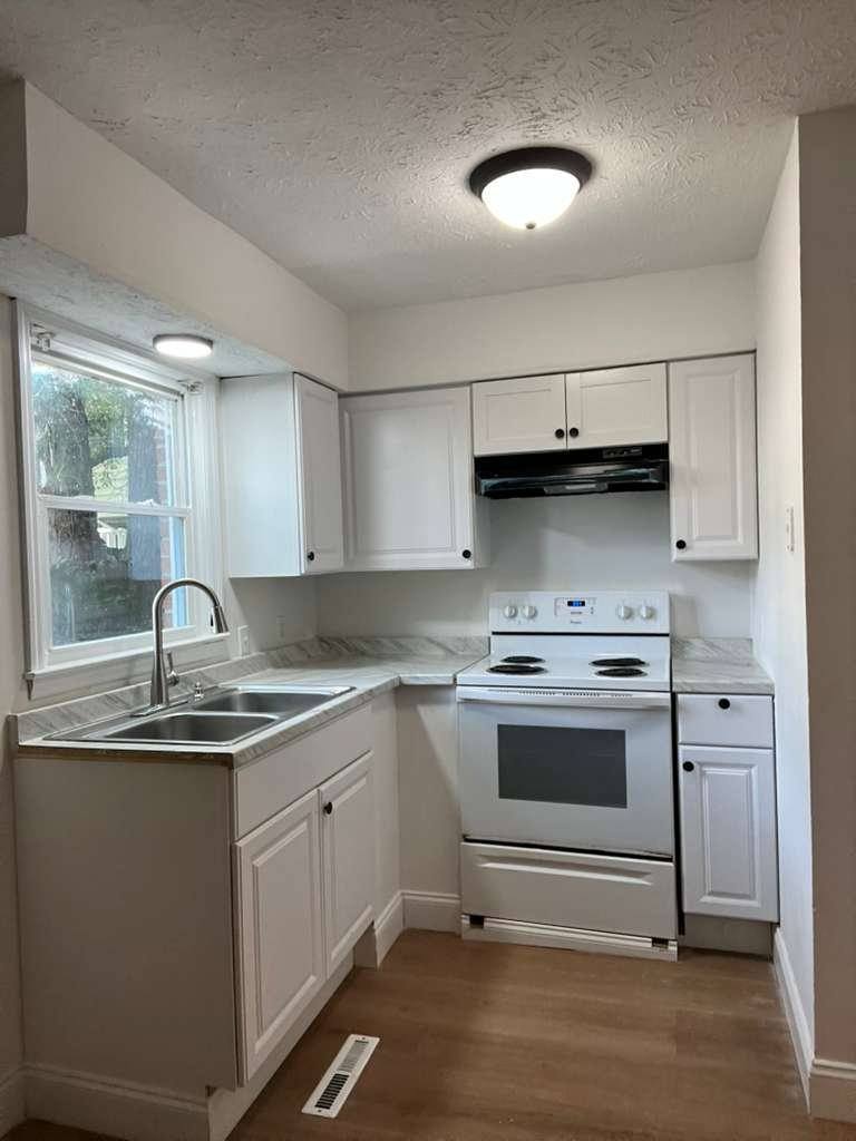 Townhouse for rent at 610 37th Ave N, Myrtle Beach, SC 29577