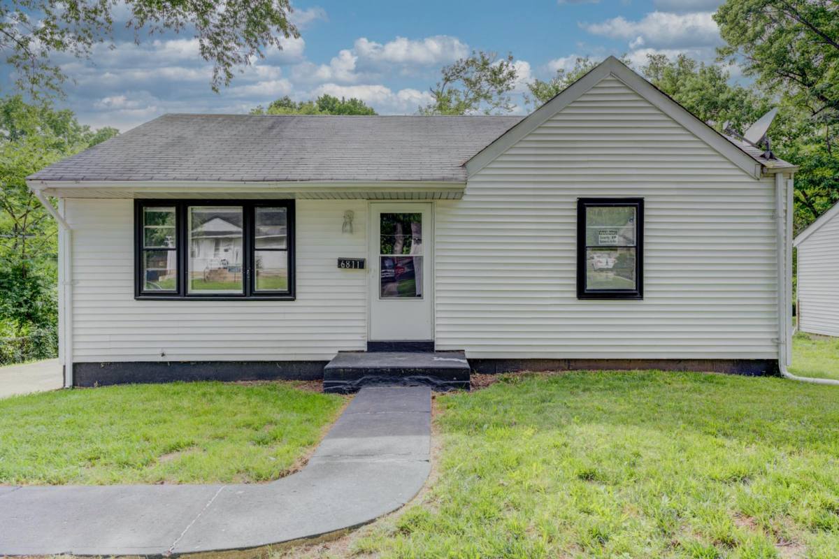 House for rent at 6811 Brower Court, Saint Louis, MO 63134
