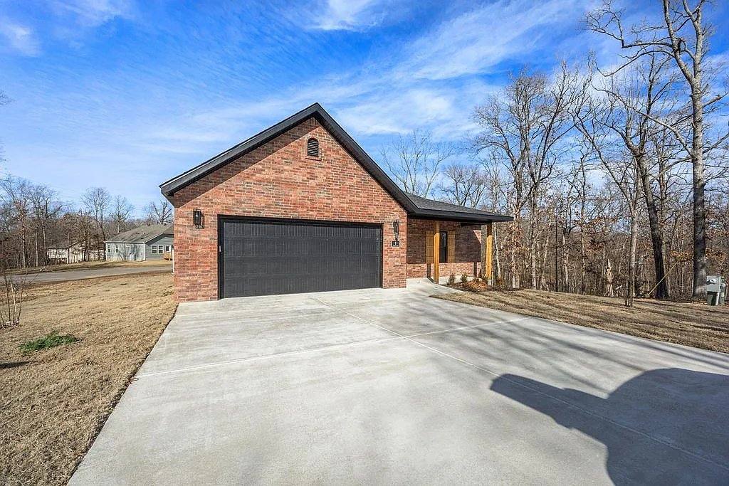 House for rent at 1 Whitmore Lane, Bella Vista, AR 72715