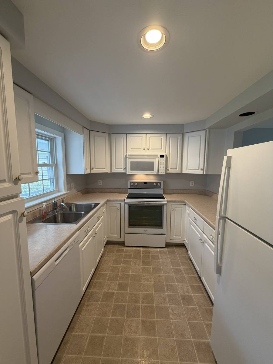 Apartment for rent at 11 Cambridge Court, Kennebunk, ME 04043
