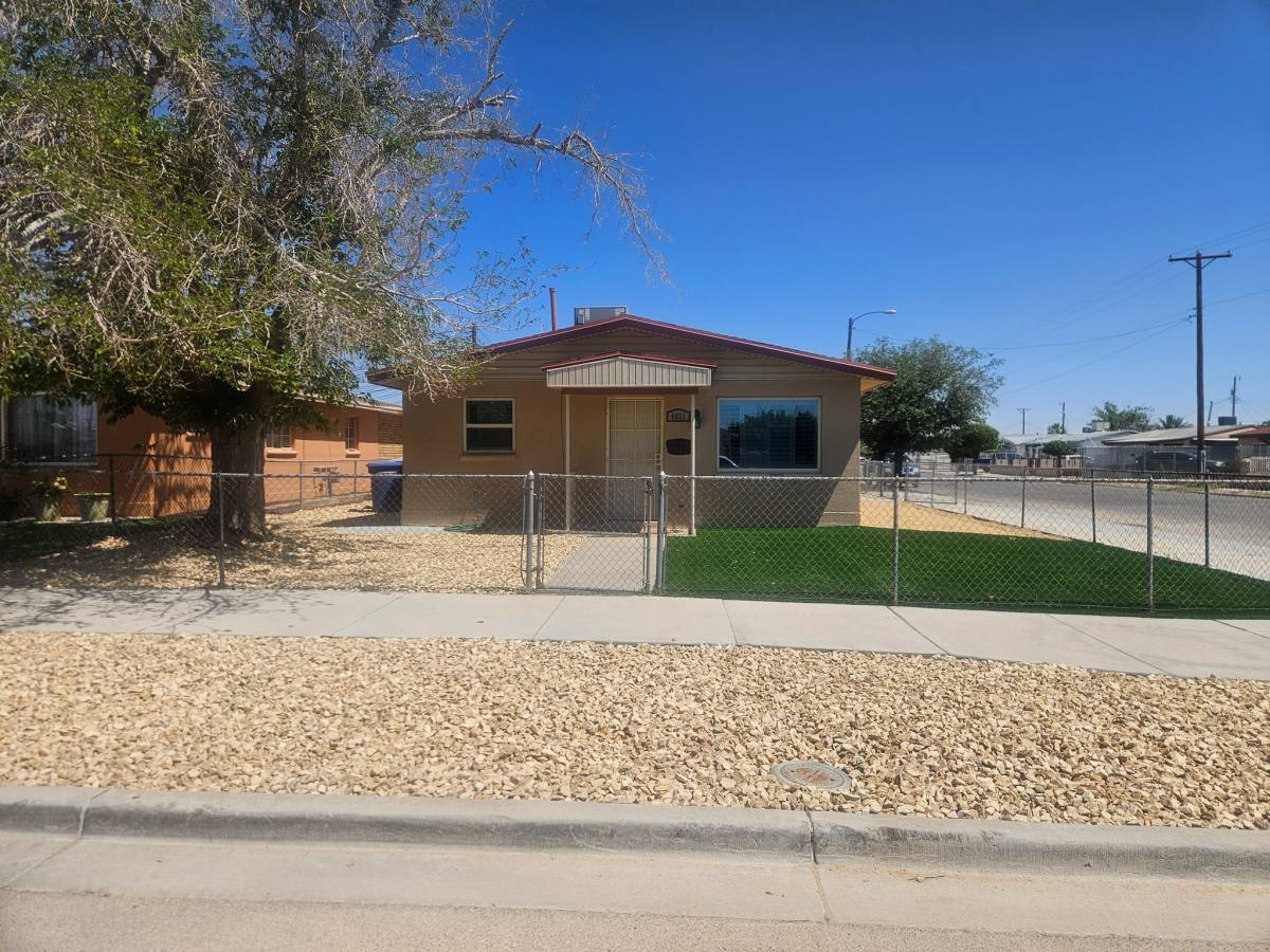 House for rent at 4821 Flower Dr, El Paso, TX 79905