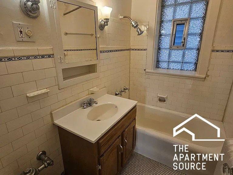 Apartment for rent at 932 Judson Ave #E1, Evanston, IL 60202