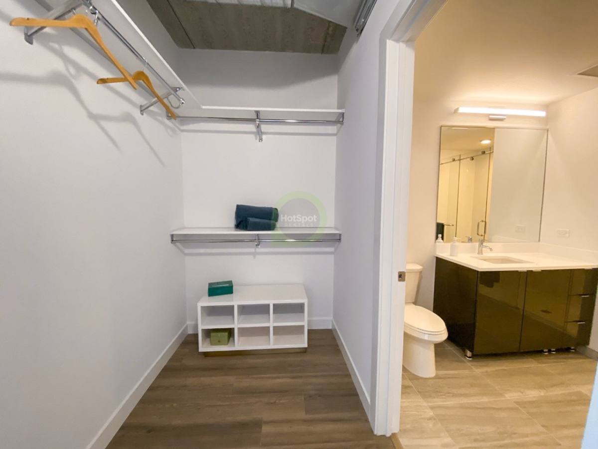 Apartment for rent at 724 W Sheridan Rd, Chicago, IL 60613