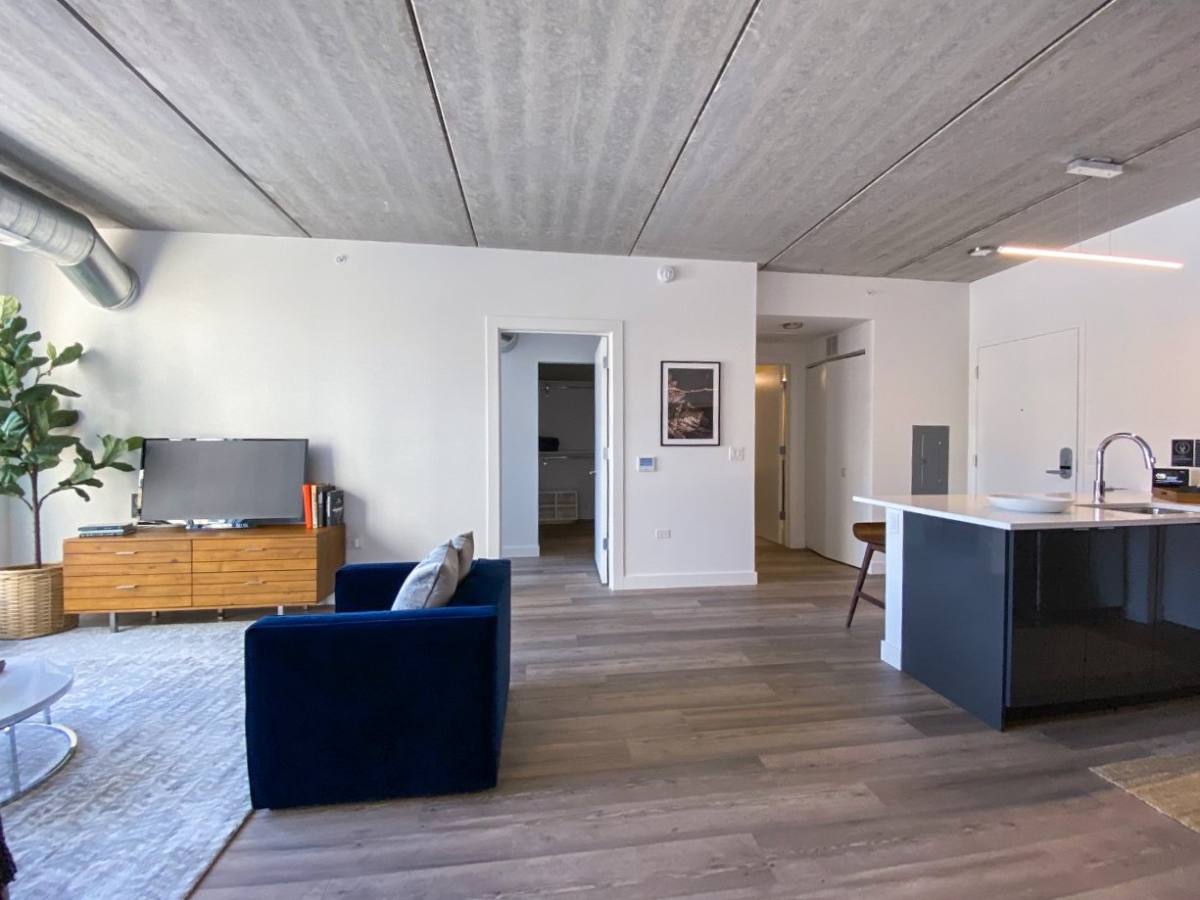 Apartment for rent at 724 W Sheridan Rd, Chicago, IL 60613