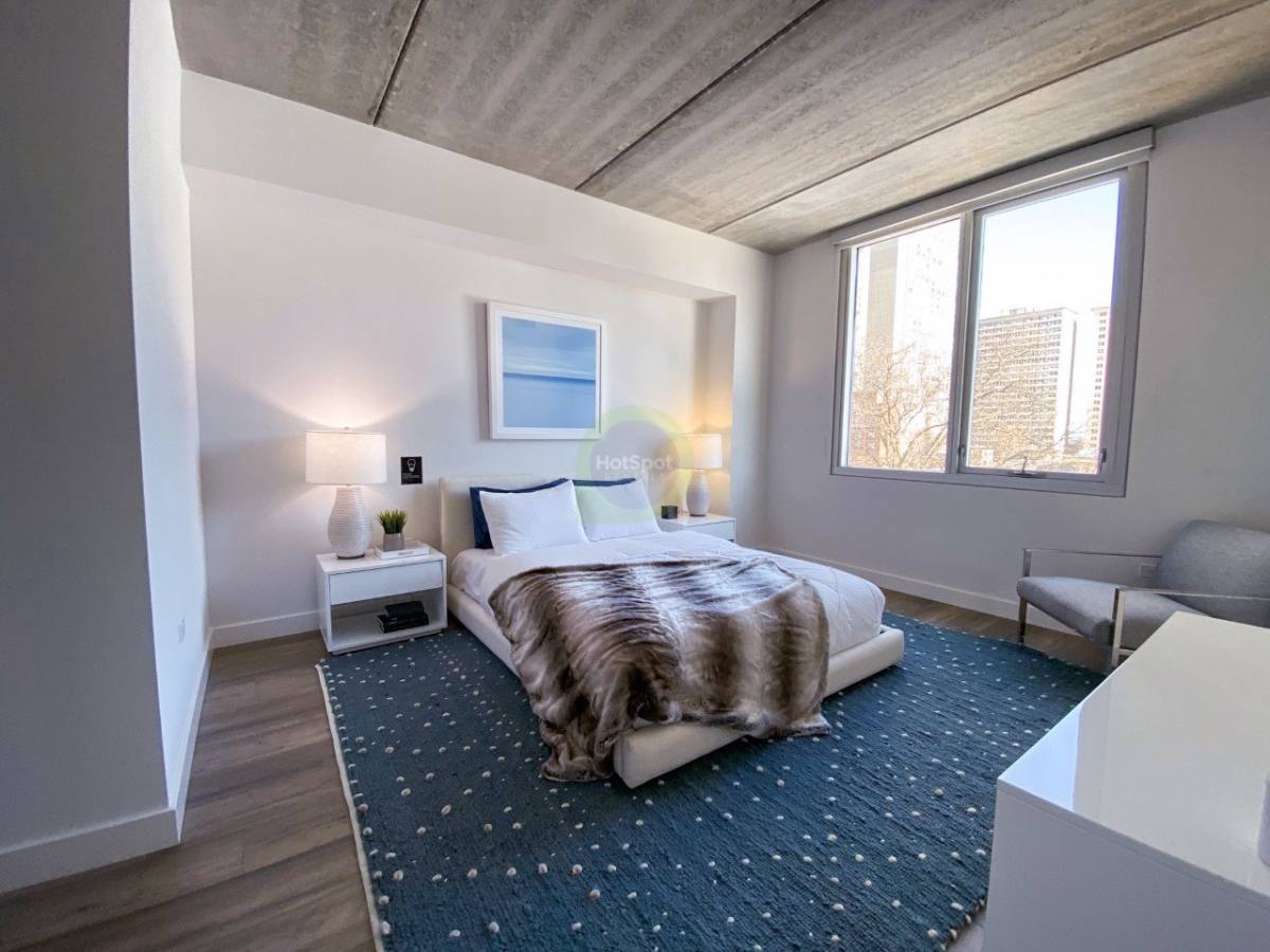 Apartment for rent at 724 W Sheridan Rd, Chicago, IL 60613
