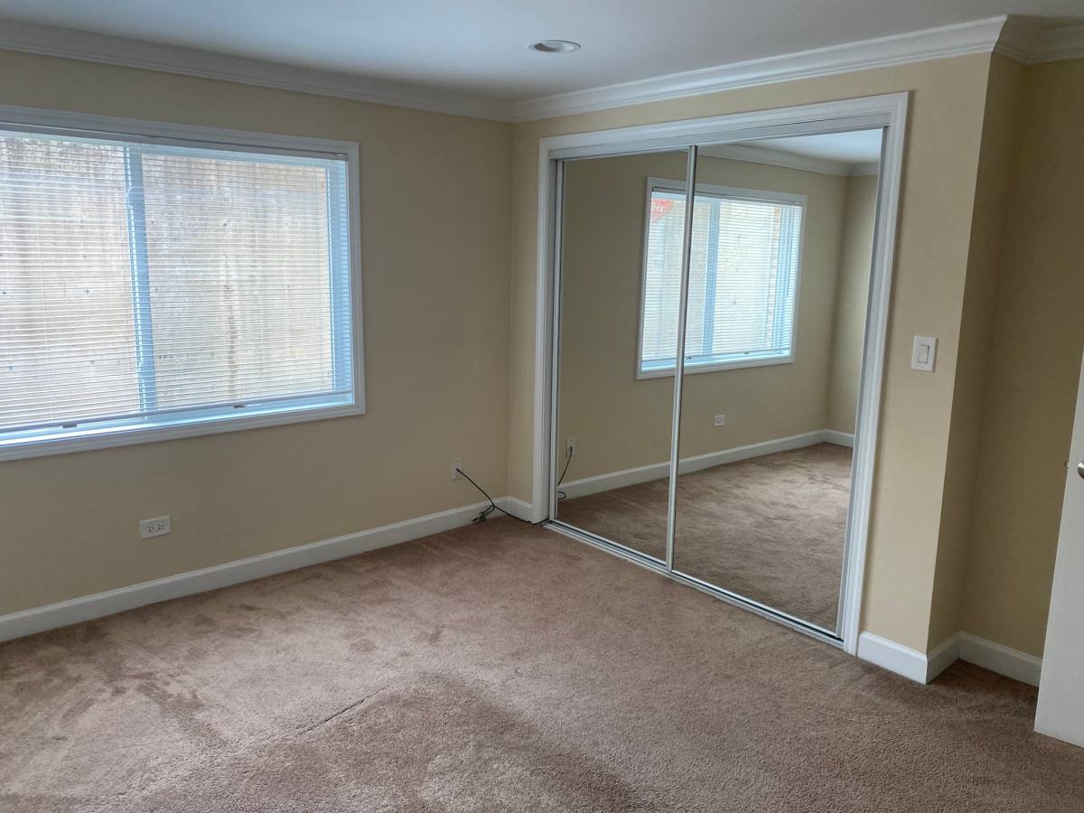 Apartment for rent at 5142 Fairview Ave #7, Downers Grove, IL 60515