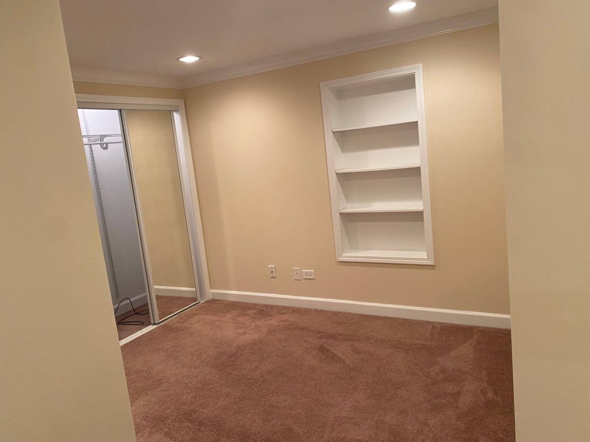 Apartment for rent at 5142 Fairview Ave #7, Downers Grove, IL 60515