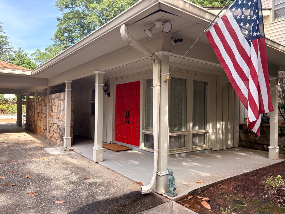 House for rent at 1349 Wooded Hills Dr, Marietta, GA 30062