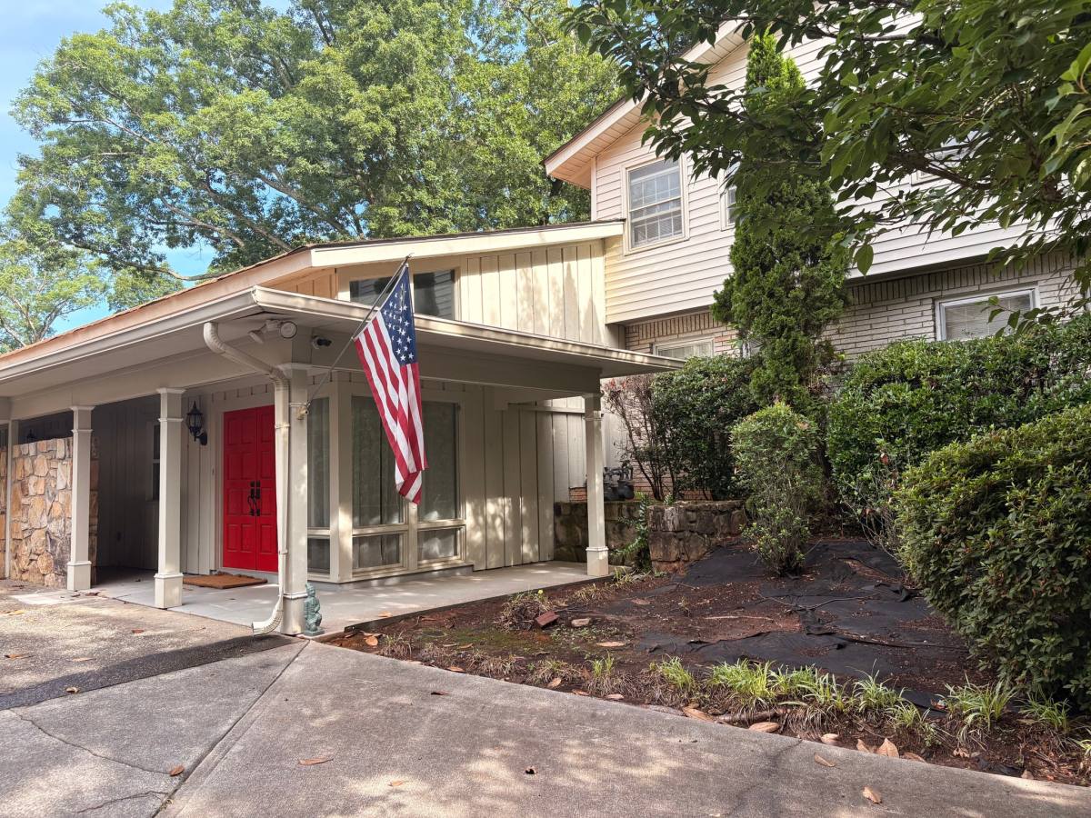 House for rent at 1349 Wooded Hills Dr, Marietta, GA 30062